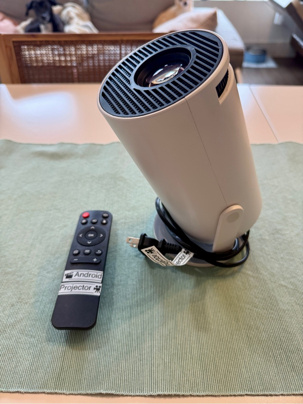 Portable White Android Projector with Remote